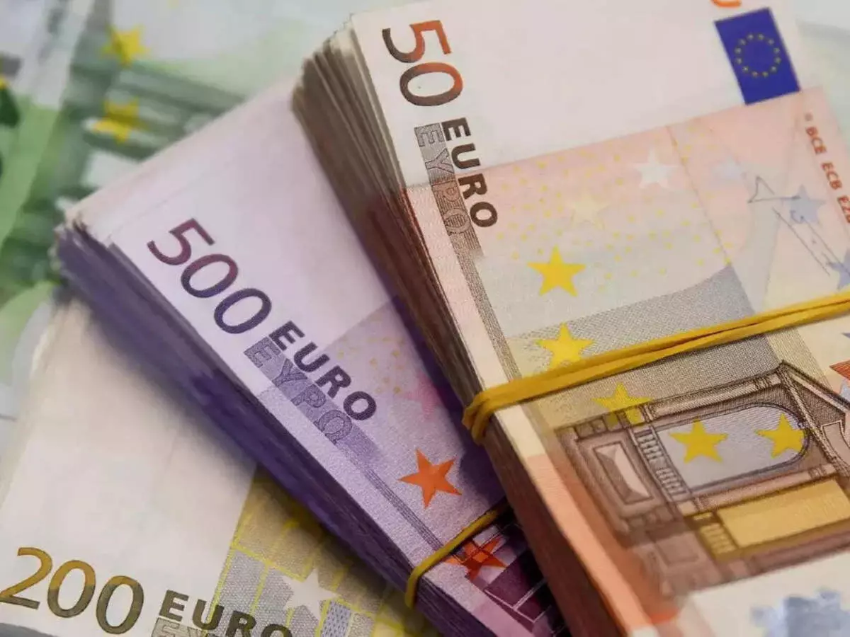 افزایش سرانه فروش ارز مسافرت هوایی به ۱۰۰۰ یورو